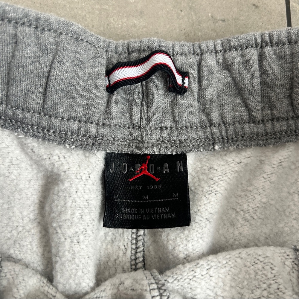 Nike air Jordan essential fleece gray set hoodie and shorts M - Picture 3 of 9